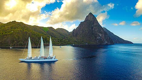 7 Janv 27 - Navigation au large des Pitons
