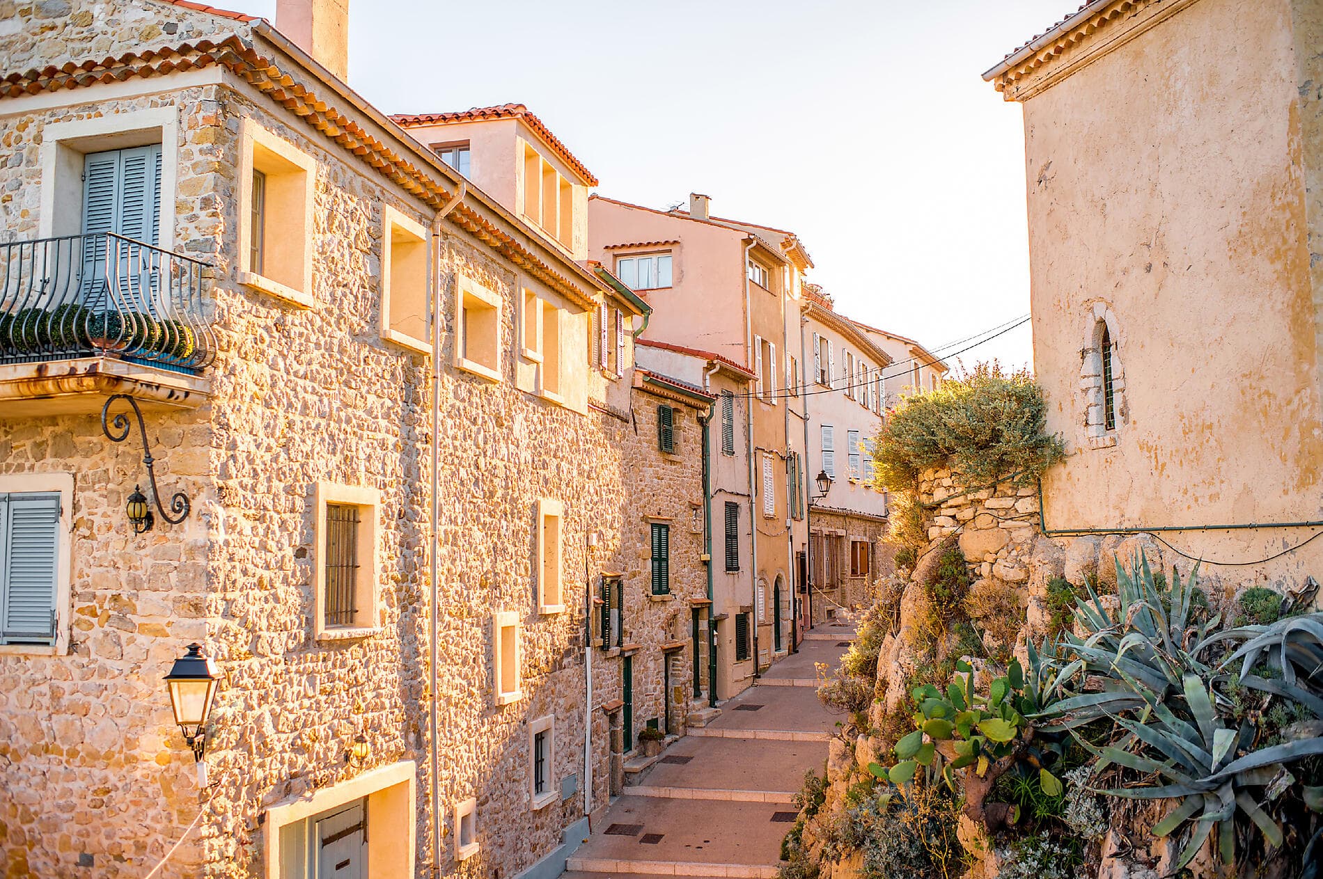 L'art en filigrane, des rivages français aux côtes italiennes 
