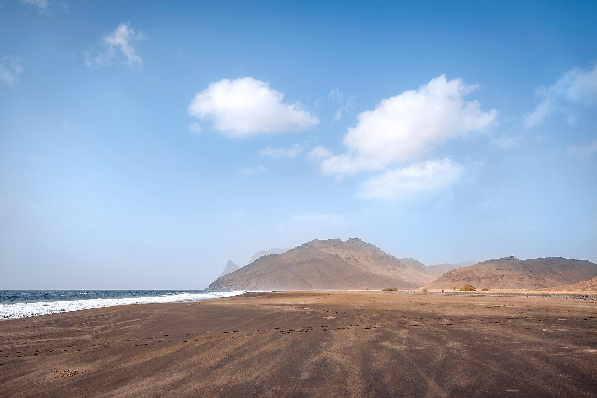 Entre volcans et océan, du Cap Vert aux Canaries  